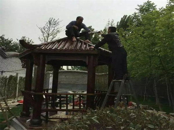杭州古典碳化木凉亭